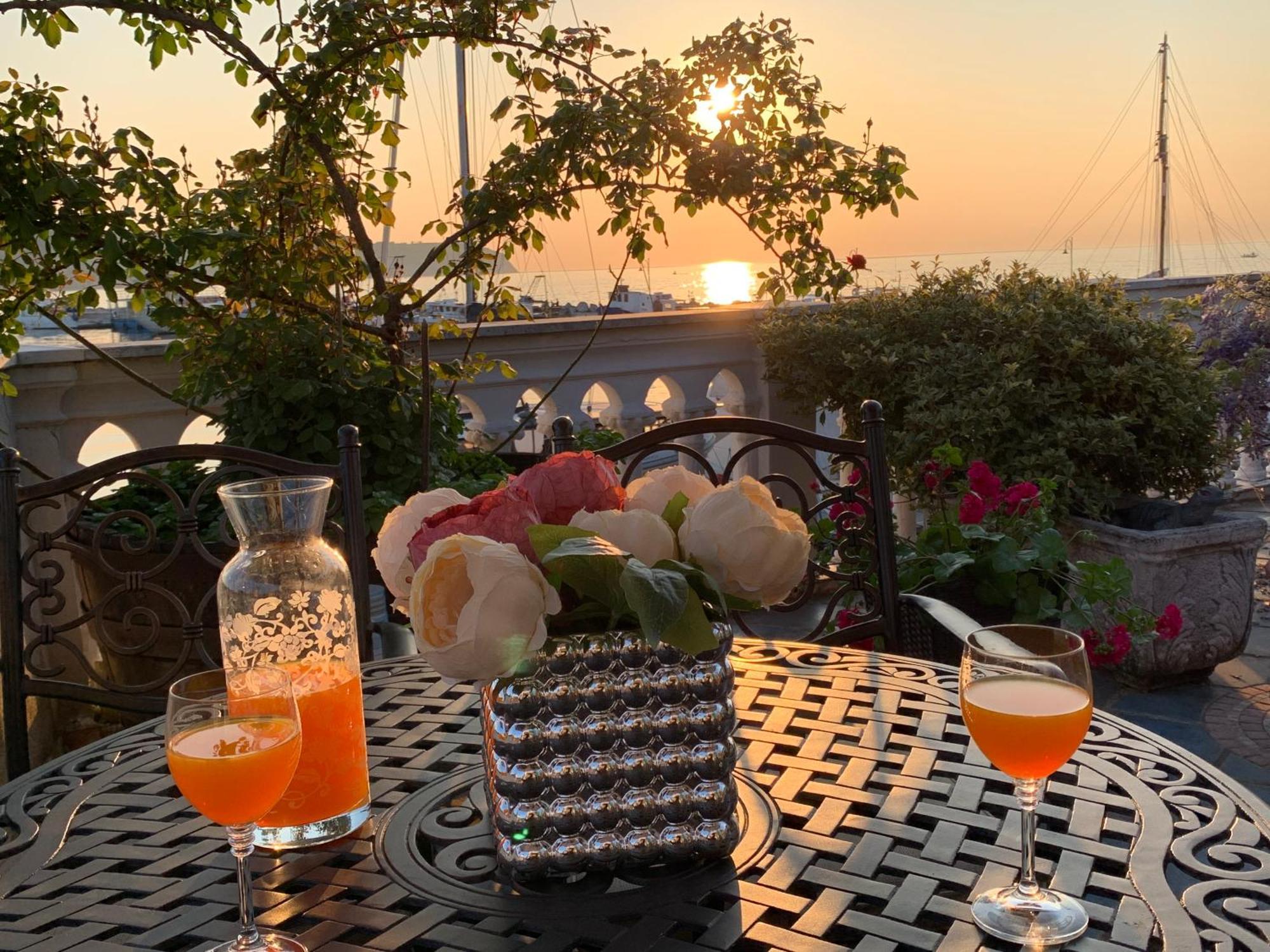 First Row To The Sea - Maremi Terrace *